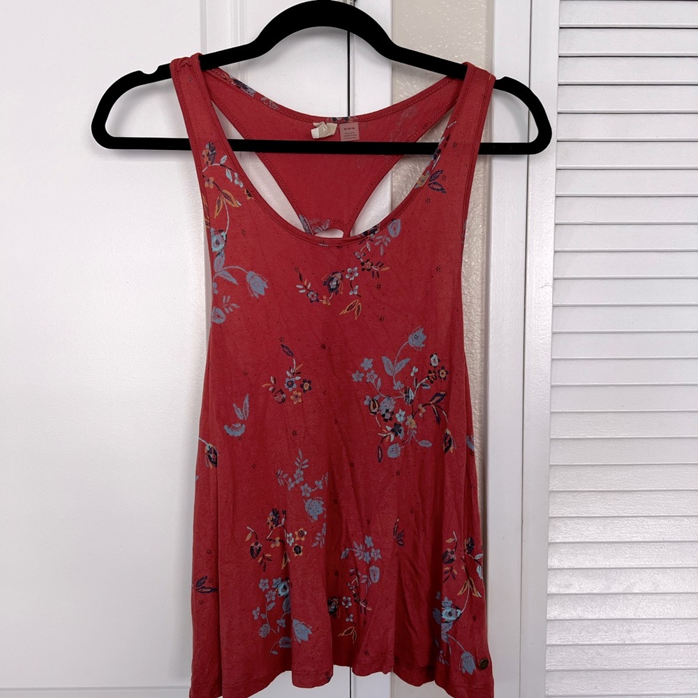 Roxy tank